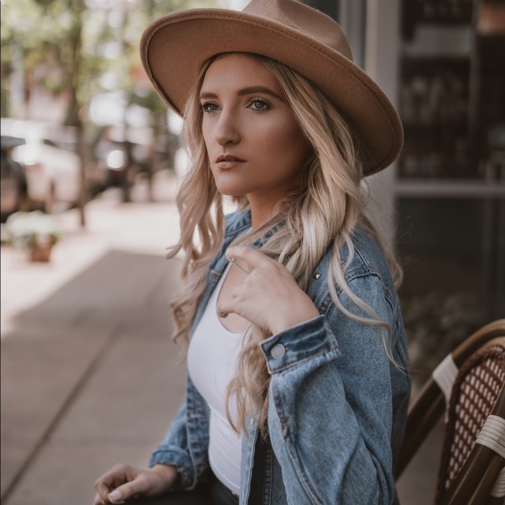 Meet your Posher, Kylee